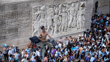 Los festejos en el Monumento a la Bandera.