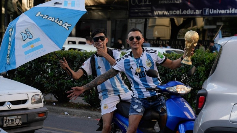 Los festejos en las calles rosarinas. 