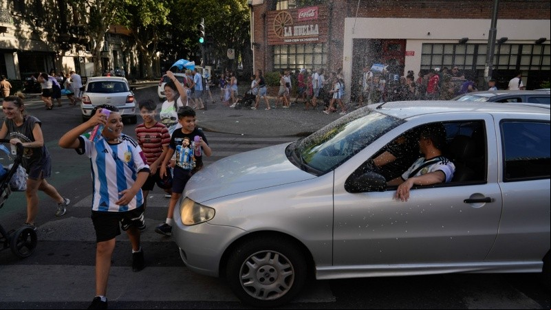 Los festejos en las calles rosarinas. 
