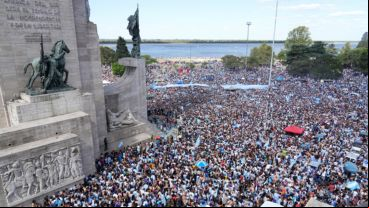 Locura en el Monumento.