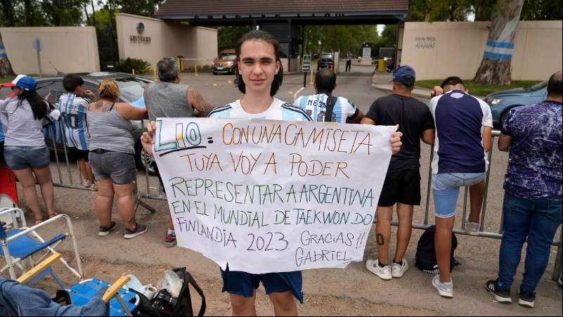 “Fanáticos de Messi, de esta Selección increíble que es la Scaloneta”.