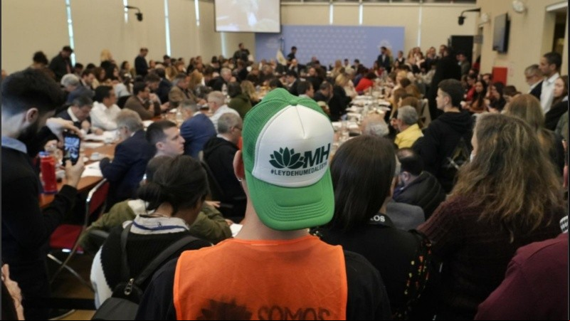 El plenario se reunió el 22 de septiembre pero cayó en un largo cuarto intermedio hasta el 10 de noviembre.