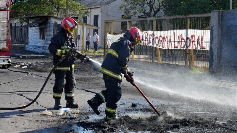 El tensión en el puerto se sostiene hace más de un mes.
