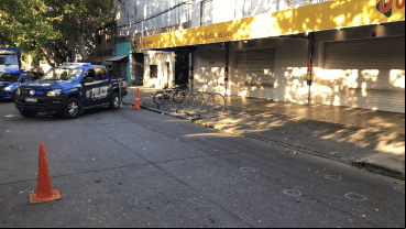 Fueron al menos 14 los disparos sobre el local comercial, la mayoría de ellos dieron sobre una de las tres persianas.