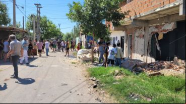 Una postal de los sucesos que se desarrollan desde el mediodía en el noroeste rosarino.