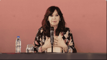La vicepresidenta realiza su disertación desde poco antes de las 19.