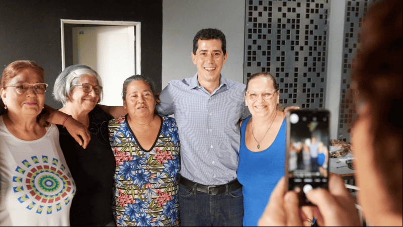 De Pedro es hijo de desaparecidos de la última dictadura cívico militar.