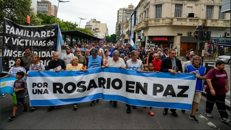 La concentración comenzó a las 17 en la plaza San Martín. 