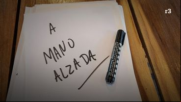 A mano alzada es una sección audiovisual de Rosario3 que propone explicar simple algo complejo.