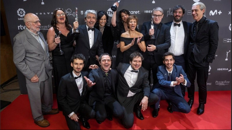 Parte del elenco y equipo de 