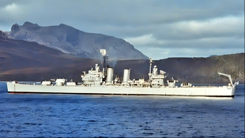 El crucero ARA General Belgrano fue hundido el 2 de mayo por un subamrino inglés.