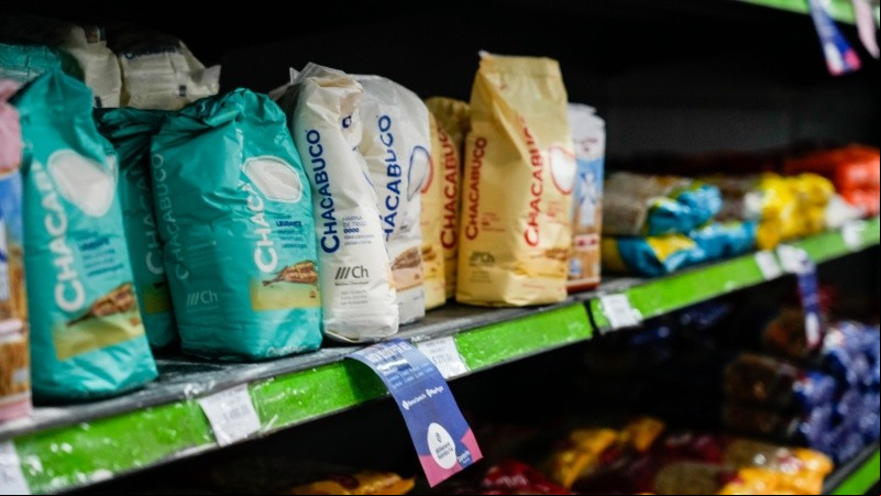 Alimentos y prendas de vestir entre los rubros que más subieron en abril.
