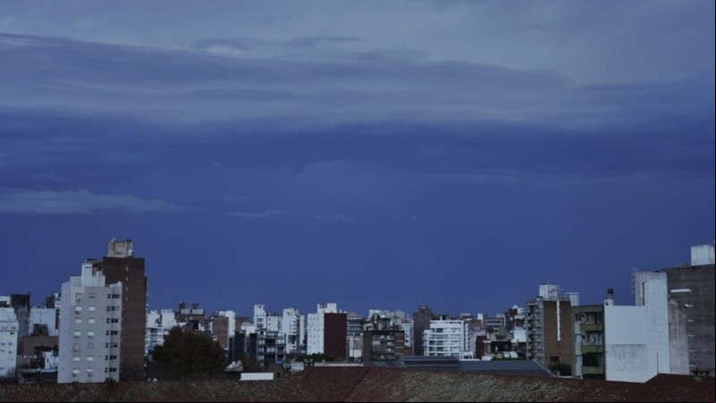 Jueves pegajoso y cielo amenazante.
