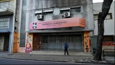 La escuela Leónidas Gambartes cerrada como este lunes.