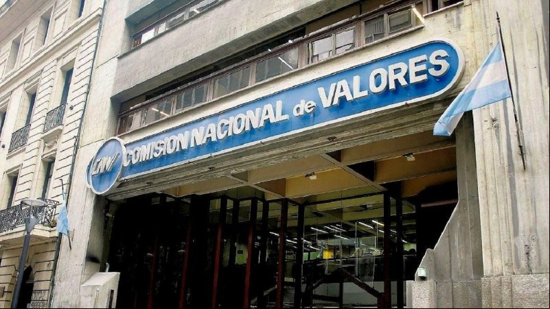 De momento, desde la CNV no brindaron información oficial sobre la situación.