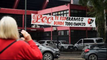A las 16 abrió el estadio y crecía la expectativa.