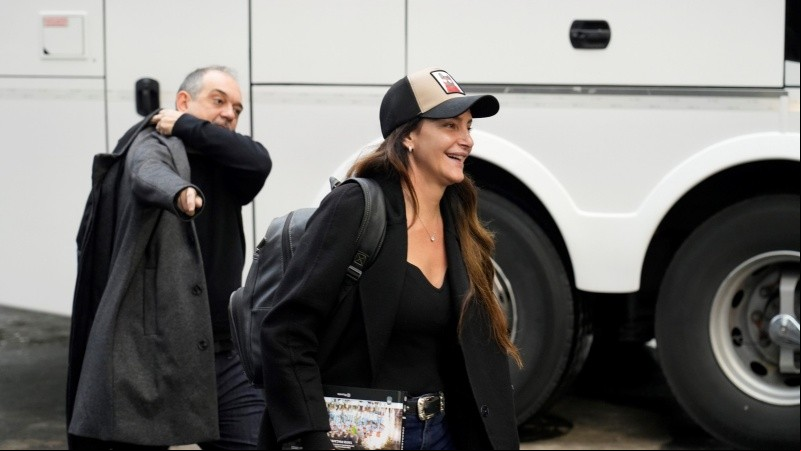 La llegada al estadio Marcelo Bielsa: Luciana Aymar.