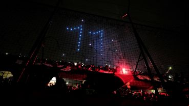 Todo el color de la tribuna leprosa para agasajar al ídolo.