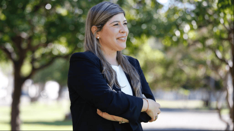 Razzini declinó su candidatura al senado provincial para ir de precandidata al Congreso de la Nación.