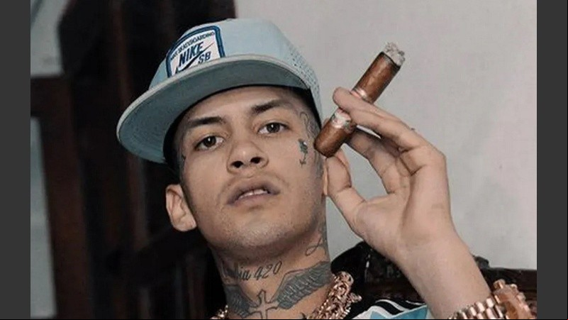 Elián Ángel Valenzuela seguirá bajo investigación hasta que se compruebe su responsabilidad penal en los delitos de amenazas, privación ilegítima de la libertad y tenencia de estupefacientes.