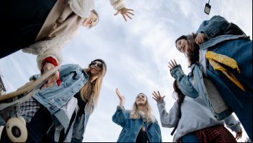 Las problemáticas de salud mental en jóvenes incide en distintos aspectos como las relaciones sociales, rendimiento escolar, autoestima, entre otros