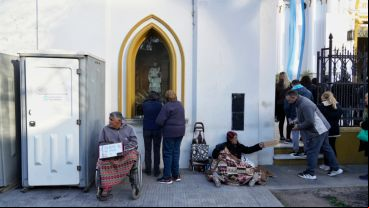 La iglesia de San Cayetano en Rosario está ubicada en Buenos Aires al 2100.