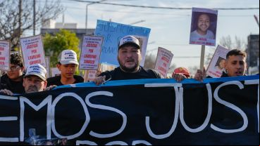 Familiares y amigos de Laureano Cardozo marcharon este martes desde zona sur al Centro de Justicia Penal.