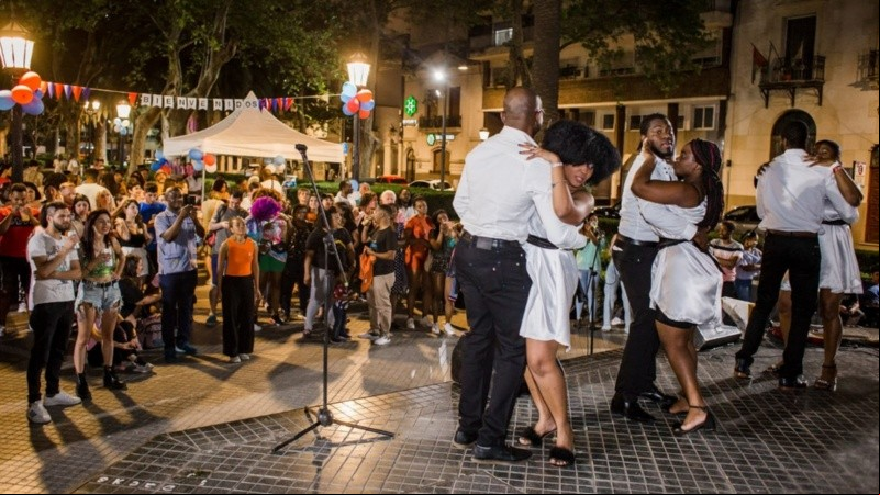 Imágenes de una de las reuniones de la Asociación de Haitianos en Rosario.