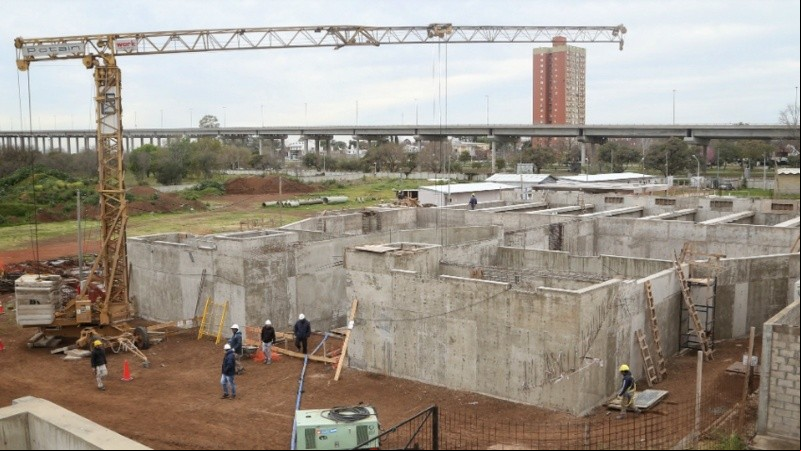 El financiamiento de la obra se reparte entre el Estado nacional, a través del Ente Nacional de Obras Hídricas de Saneamiento (Enohsa), y la provincia.