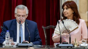 Alberto Fernández se va de gira 10 días en septiembre y Cristina queda a cargo de la presidencia .
