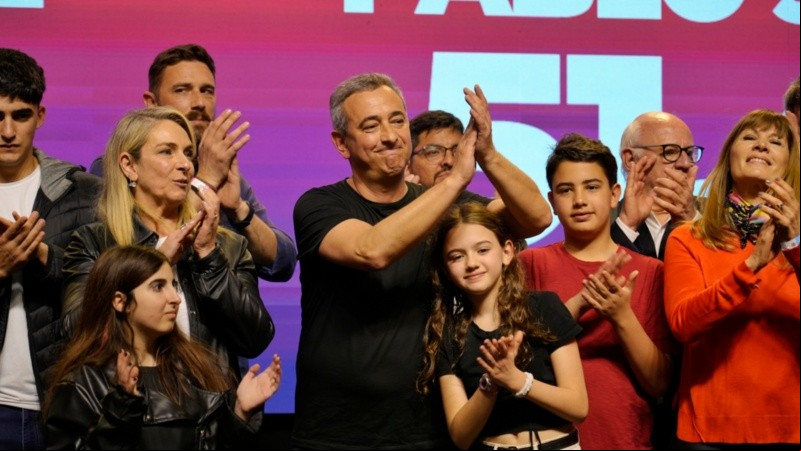 Javkin festejando su victoria en las urnas.