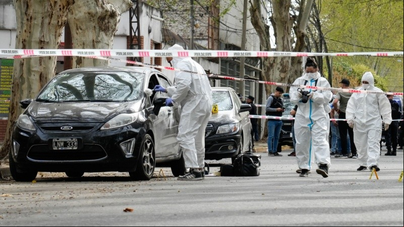 El inspector Carmona fue asesinado en la puerta de la AIC