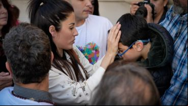 Leda durante una de las ceremonias que desarrolla los martes en la ex Rural.