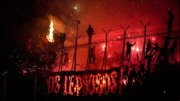Pura pasión: unas 30 mil personas apoyan a la Lepra antes del clásico.