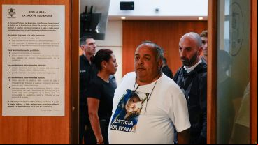 Mientras imputaban a uno de los sospechosos por el crimen de Ivana, sus familiares se hicieron presentes para reclamar justicia.