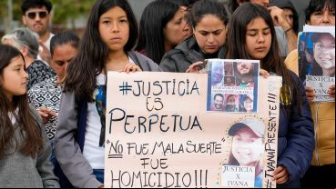 Mientras imputaban a uno de los sospechosos por el crimen de Ivana, sus familiares se hicieron presentes para reclamar justicia.