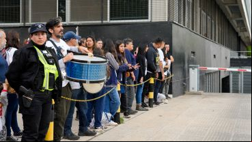 Mientras imputaban a uno de los sospechosos por el crimen de Ivana, sus familiares se hicieron presentes para reclamar justicia.