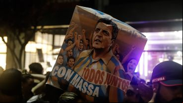 Un cartel de Massa en las calles de Rosario