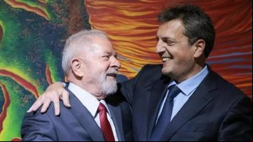 Lula le envió un mensaje de WhatsApp a Massa en la madrugada del lunes.