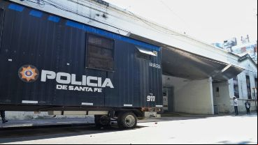 El destacamento policial presenta 4 marcas de balazos.