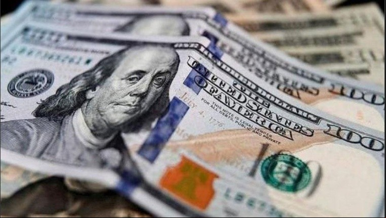 El dólar blue por el techo: a cuánto se vende en Rosario este miércoles 22 de mayo