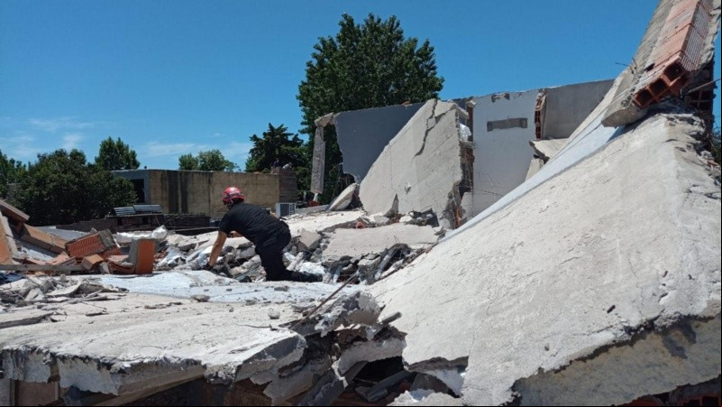 Se desprendió la parte superior de una casa en zona sur.