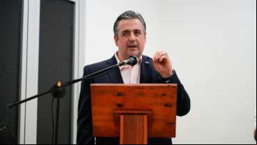“De ninguna manera el gobierno de la invencible provincia de Santa Fe puede ser amedrentado”, dijo el ministro.