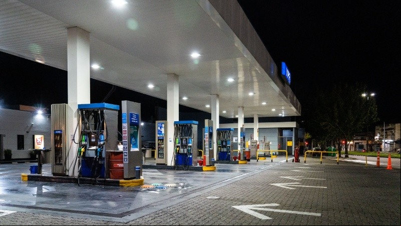 El nuevo sistema de YPF reducirá los precios del combustible durante la noche.