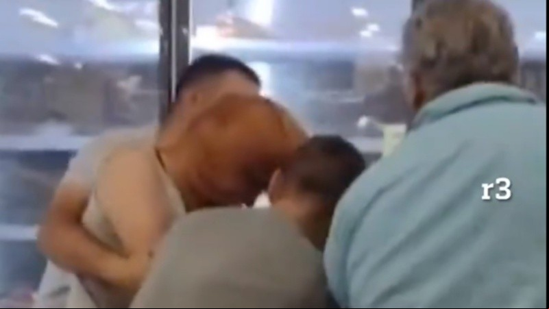 La pelea se desató por un corte de carne.