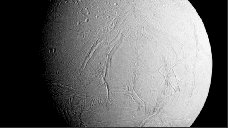 Se cree que las biofirmas de esta luna de Saturno provienen de océanos subterráneos.