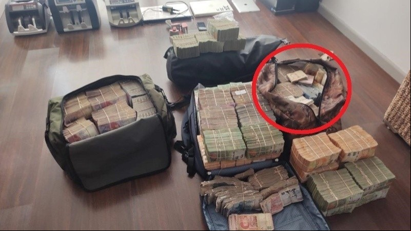 El bolso que salió de un búnker y fue encontrado en la financiera de Shanahan.