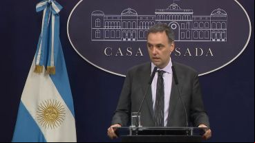 El vocero Adorni abrió la conferencia de este miércoles con la situación de Ecuador y Rosario.