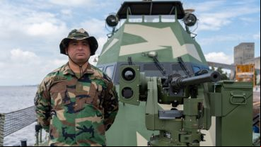 El guardacostas comenzó a navegar en Rosario para combatir al narcotráfico.