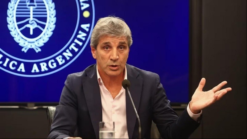 Caputo habló en conferencia de prensa para anunciar que el Gobierno retira el paquete fiscal de las reformas buscadas por el Gobierno.